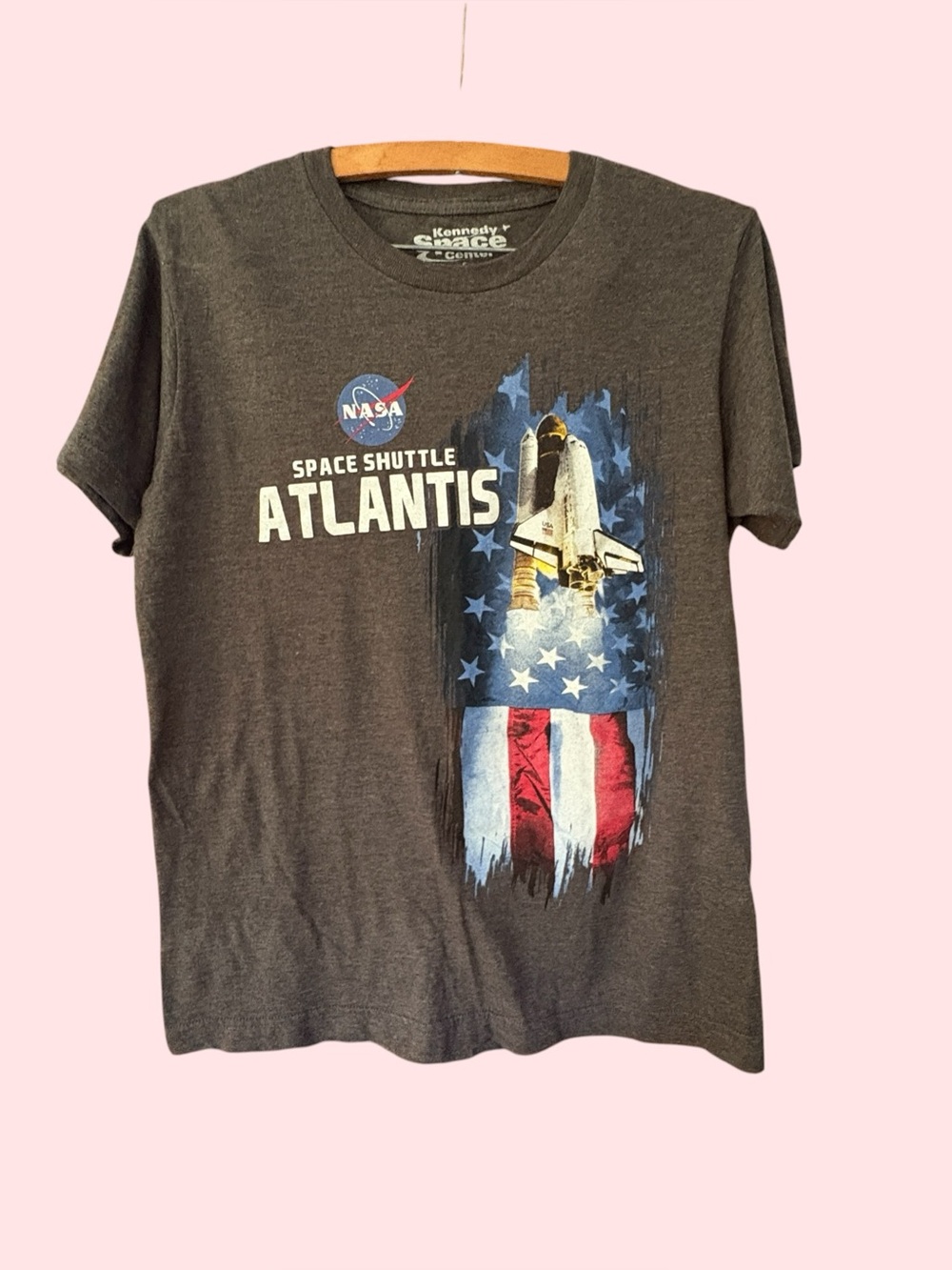 Kennedy Space Center NASA Space Shuttle Atlantis T Shirt Gray Small S USA Flag